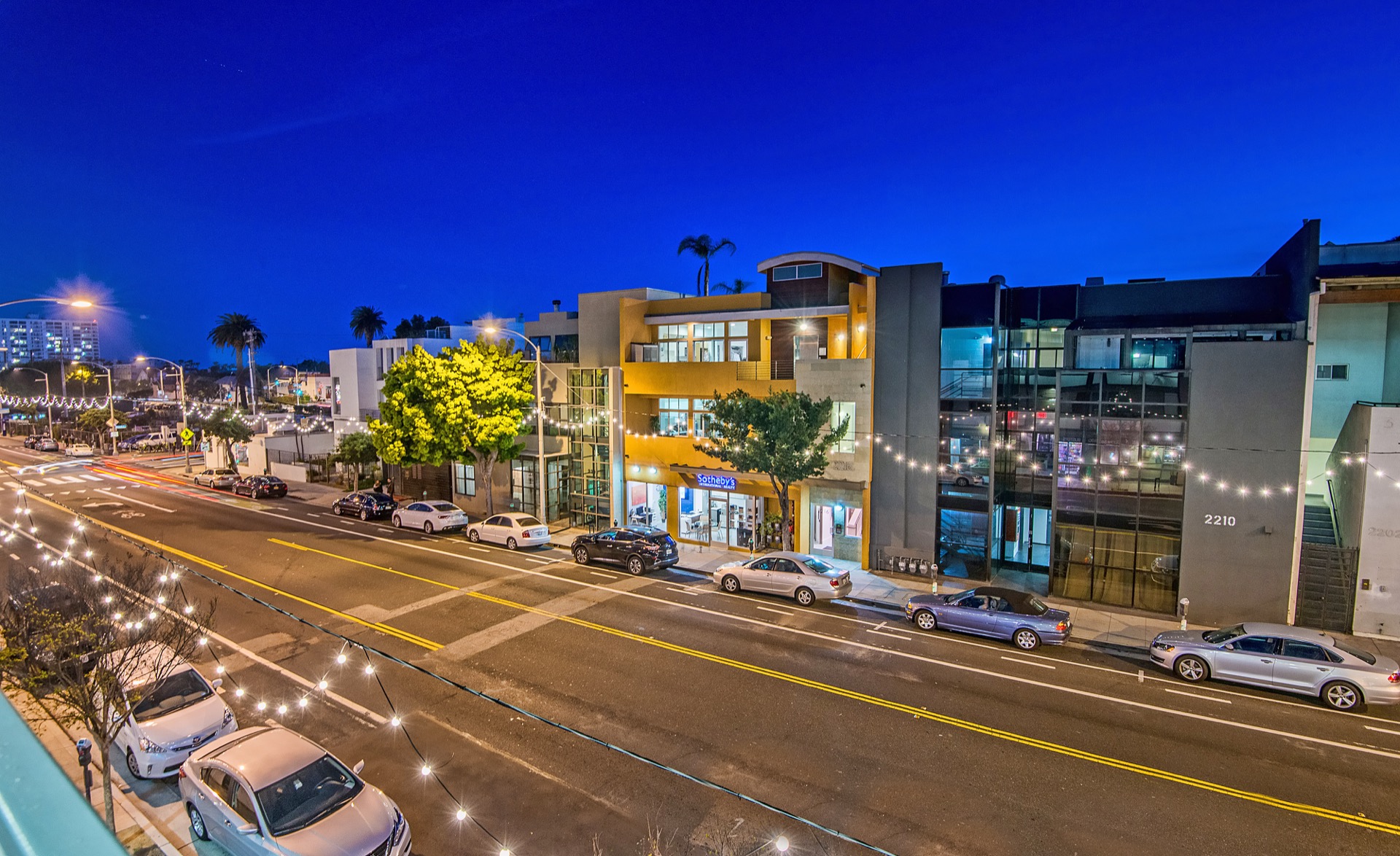 Silicon Beach Lofts Location. Luxury. Light. Life.
